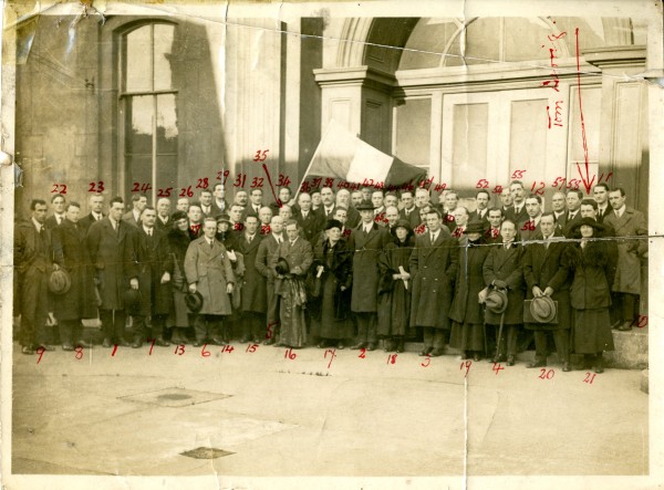 Group photo of TDs 1922