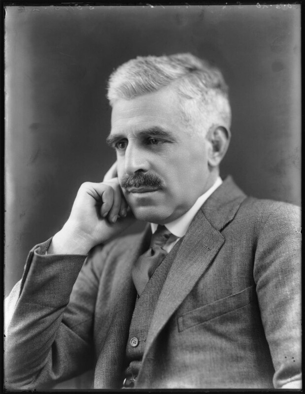 Portrait photo of Sir John Keane