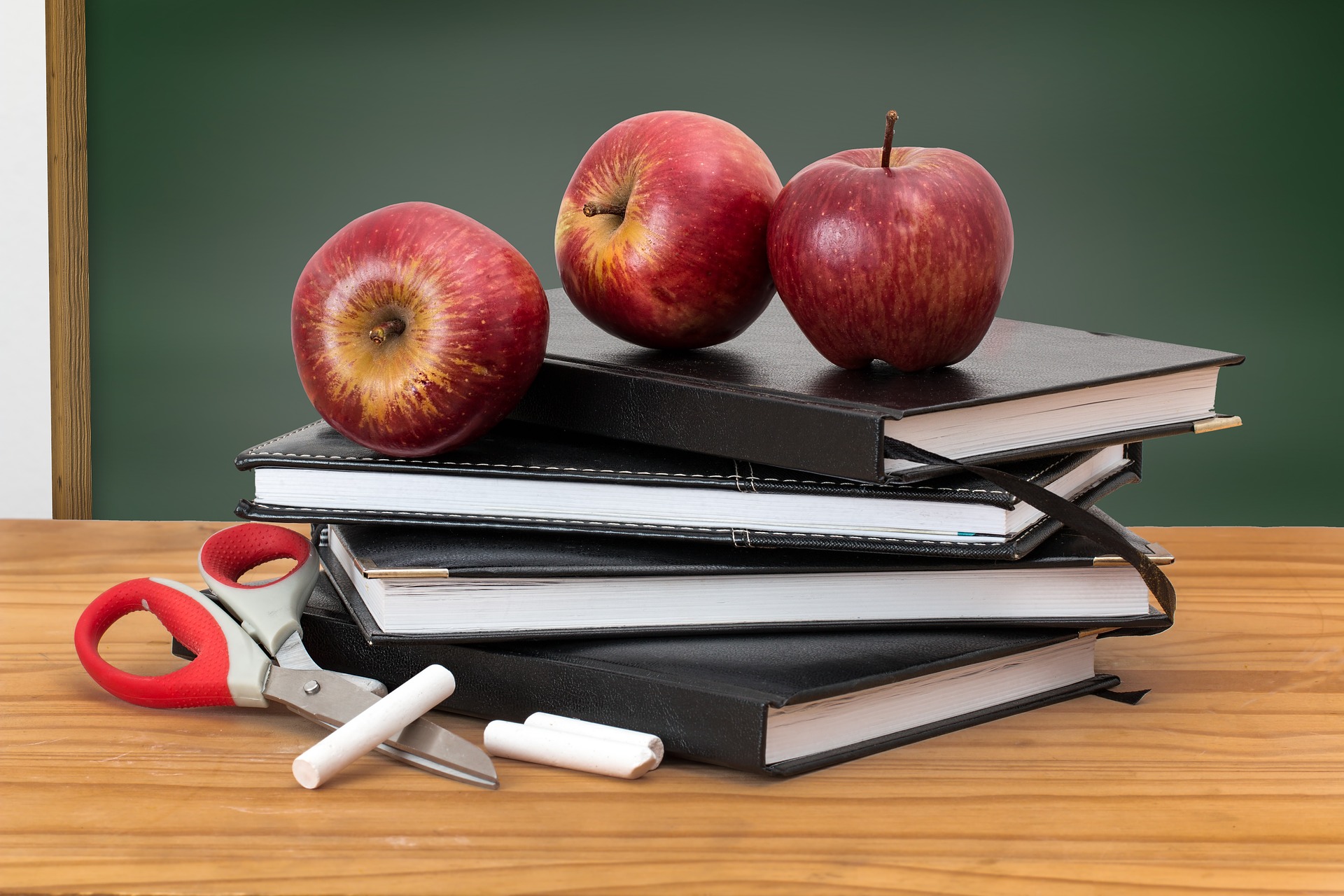 Healthy eating in schools: apples and schol books