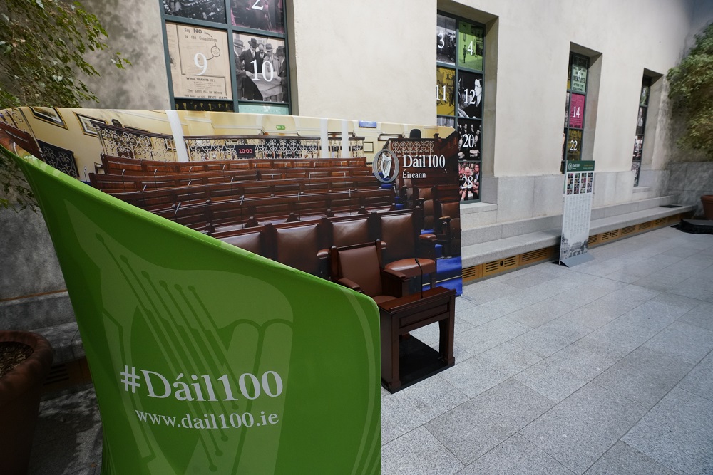 Dáil100 experience in LH2000